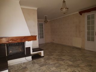 Appartement CUERS 79 (83390)