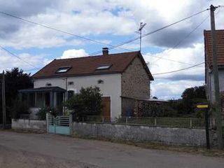 Maison de village MONTREUILLON 90 (58800)