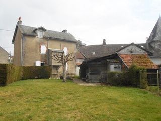Maison de village JUSSAC 100 (15250)